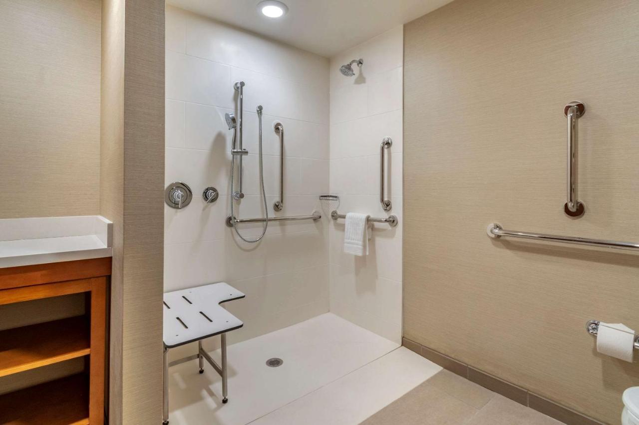 Comfort Suites Camp Hill-Harrisburg West エクステリア 写真