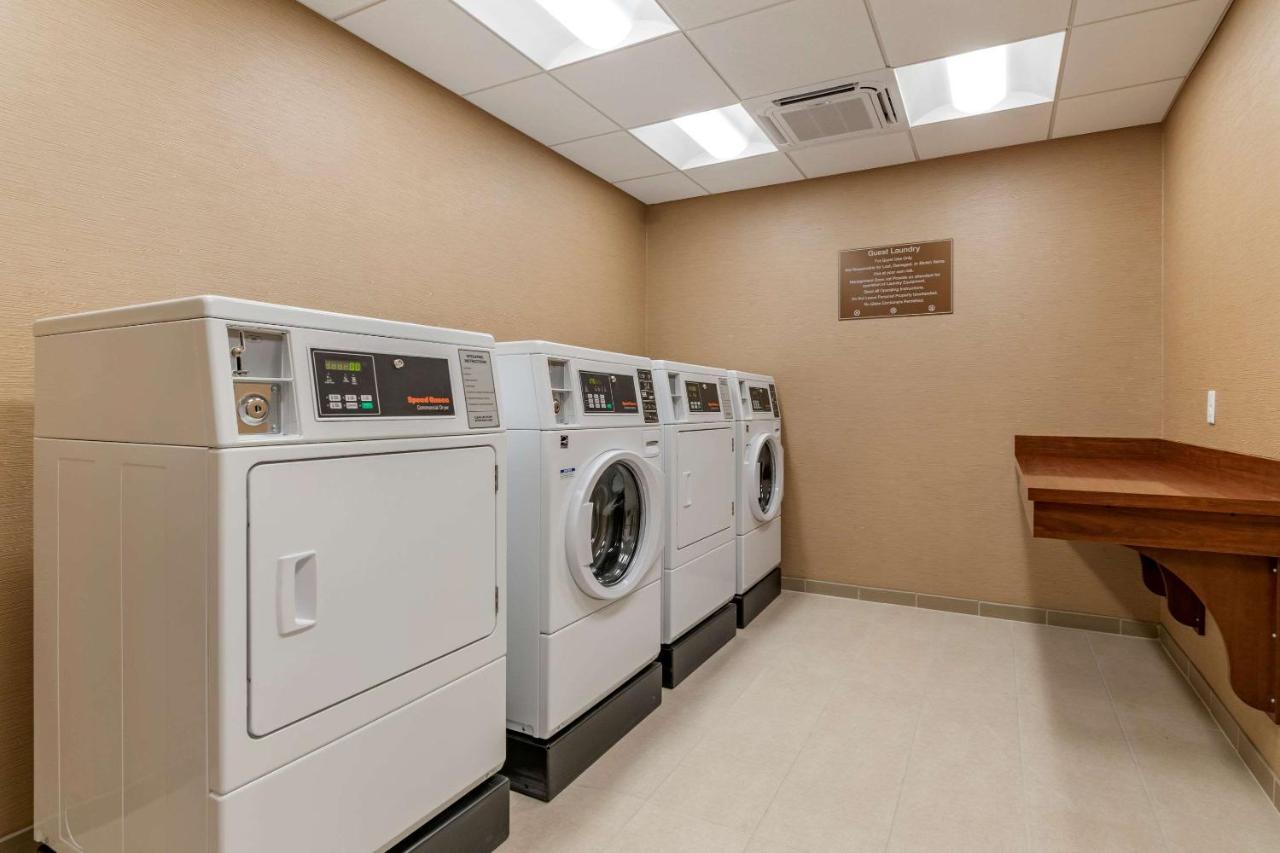 Comfort Suites Camp Hill-Harrisburg West エクステリア 写真