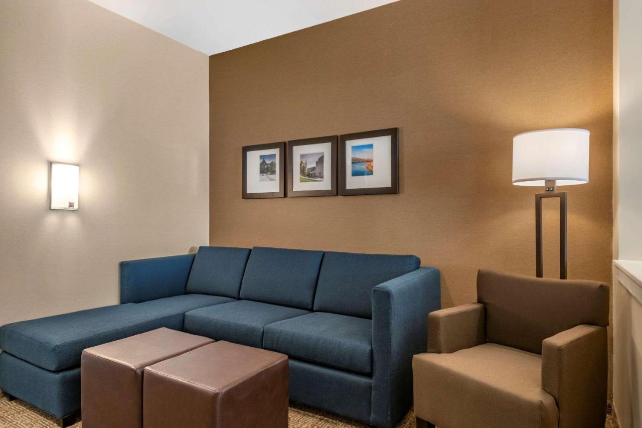 Comfort Suites Camp Hill-Harrisburg West エクステリア 写真