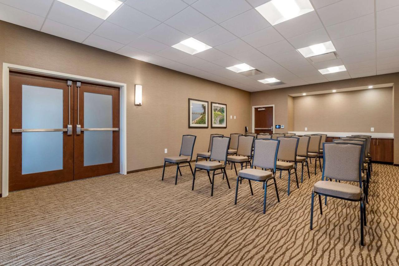 Comfort Suites Camp Hill-Harrisburg West エクステリア 写真