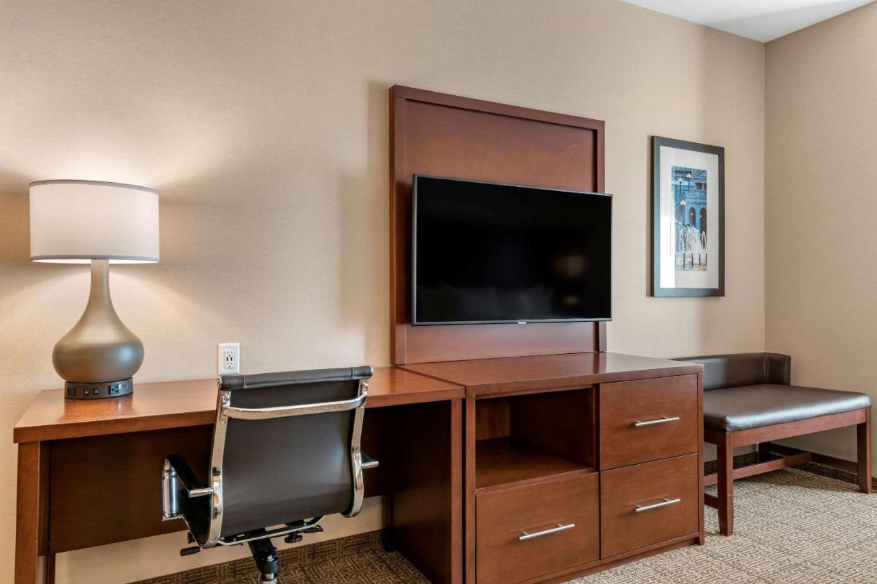 Comfort Suites Camp Hill-Harrisburg West エクステリア 写真