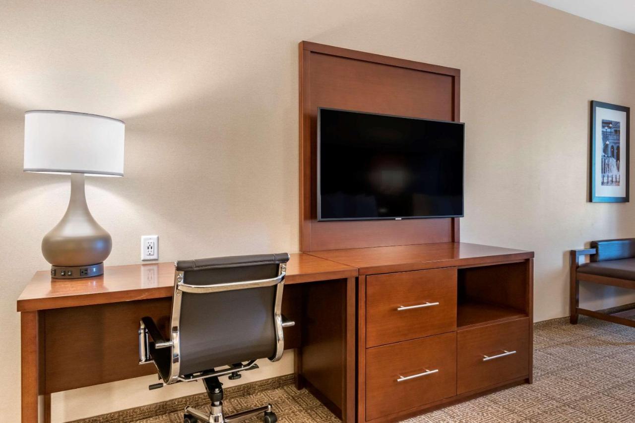 Comfort Suites Camp Hill-Harrisburg West エクステリア 写真